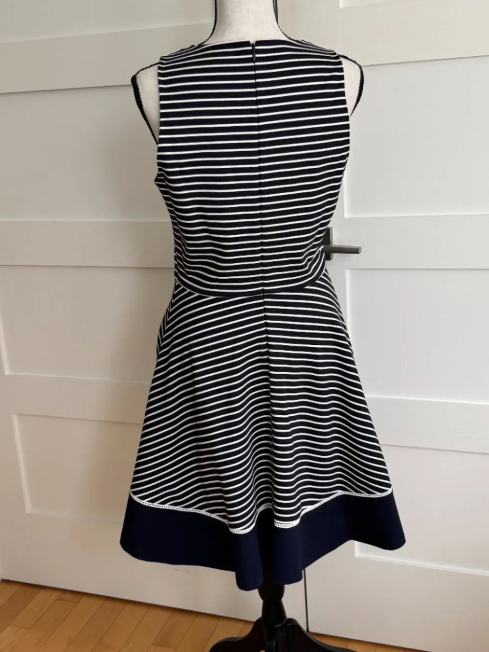 Kate Spade - striped ponte fit & flare dress - size 4 - Picture 5 of 7